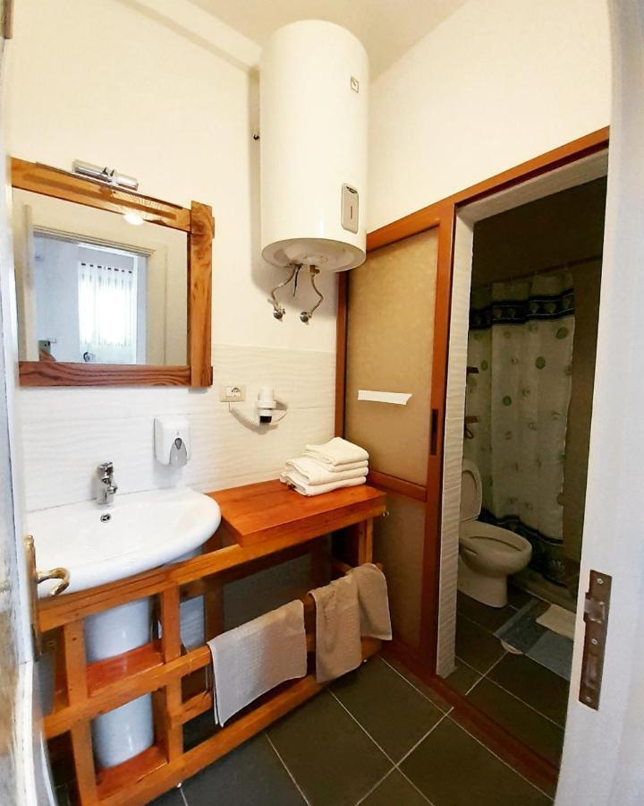 At Pikotiko'S - Korca City Rooms For Rent Exterior foto
