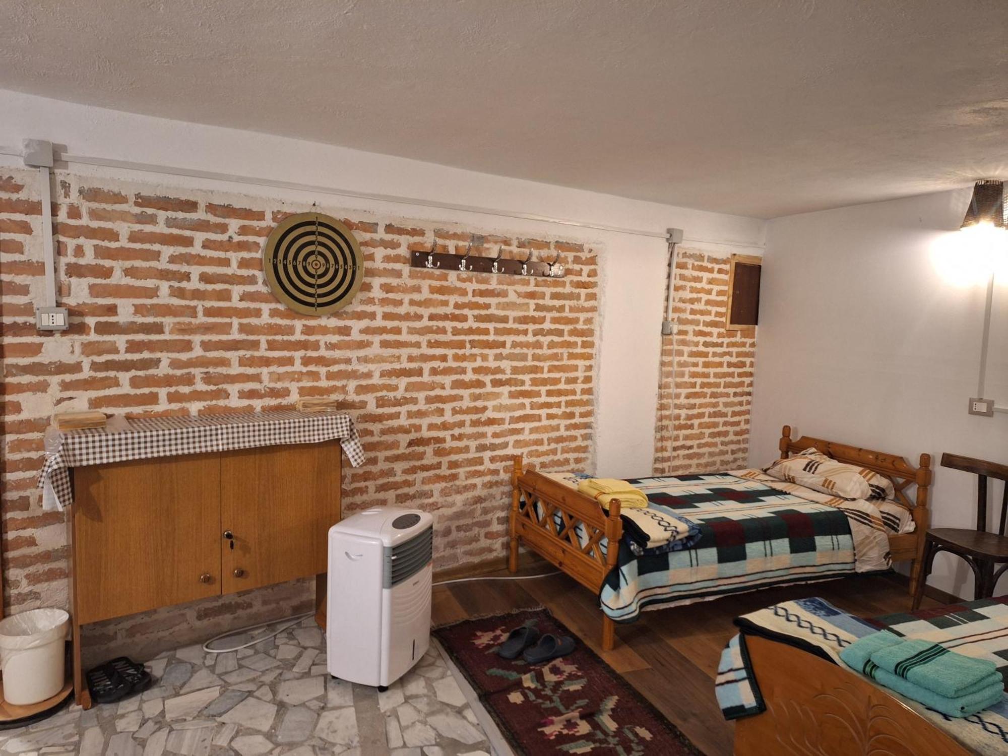 At Pikotiko'S - Korca City Rooms For Rent Exterior foto